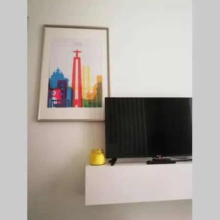 Charming Small Loft In Alfama Near Castelo S Jorge Appartamento *