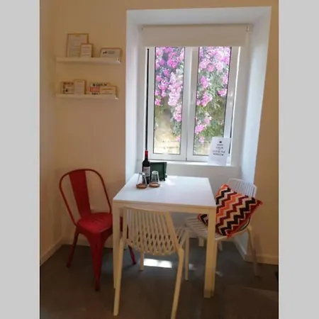 Charming Small Loft In Alfama Near Castelo S Jorge Lisbon